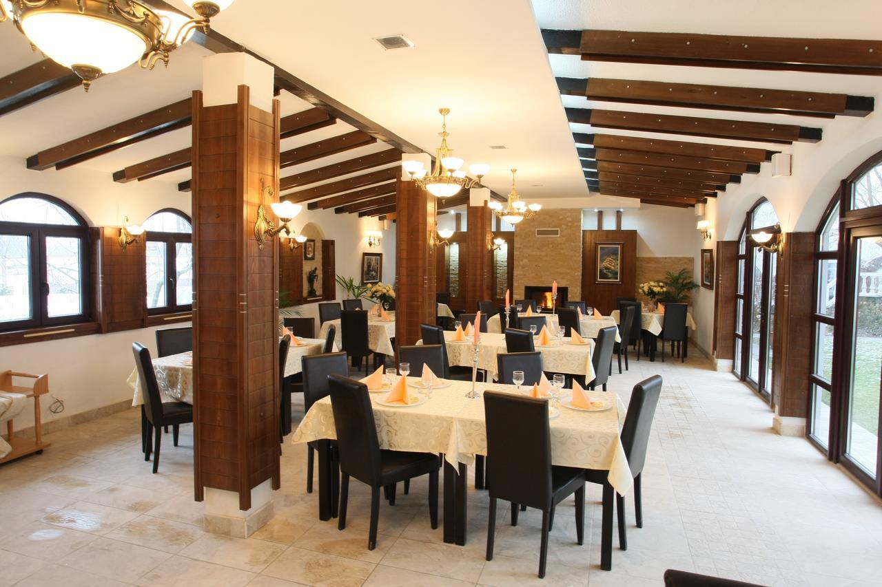Hotel Roco Izvin Buitenkant foto