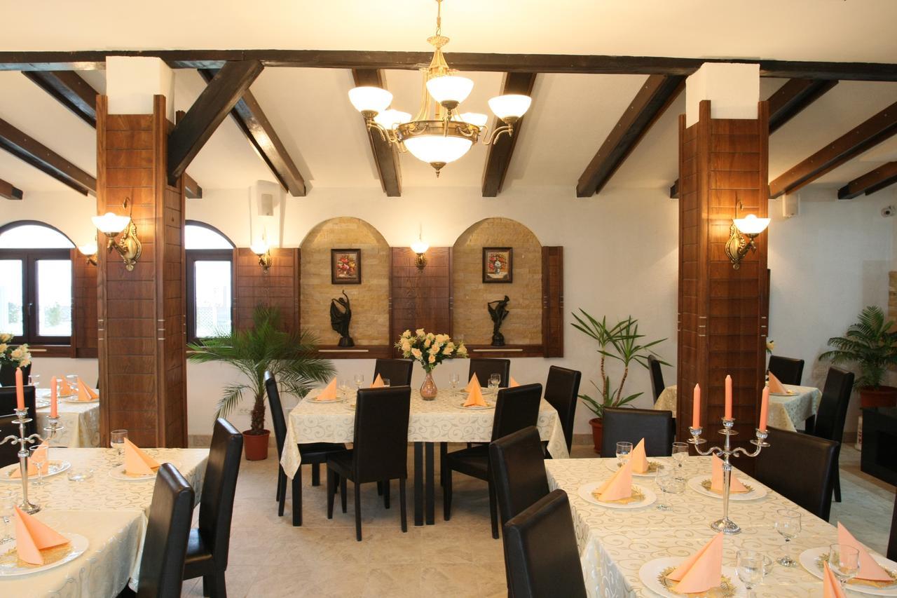 Hotel Roco Izvin Buitenkant foto