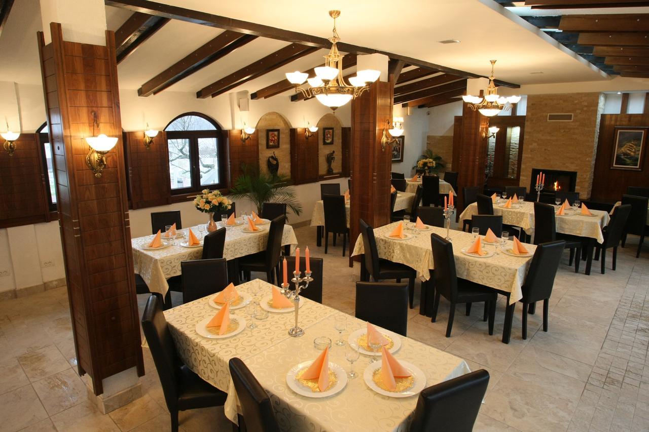 Hotel Roco Izvin Buitenkant foto