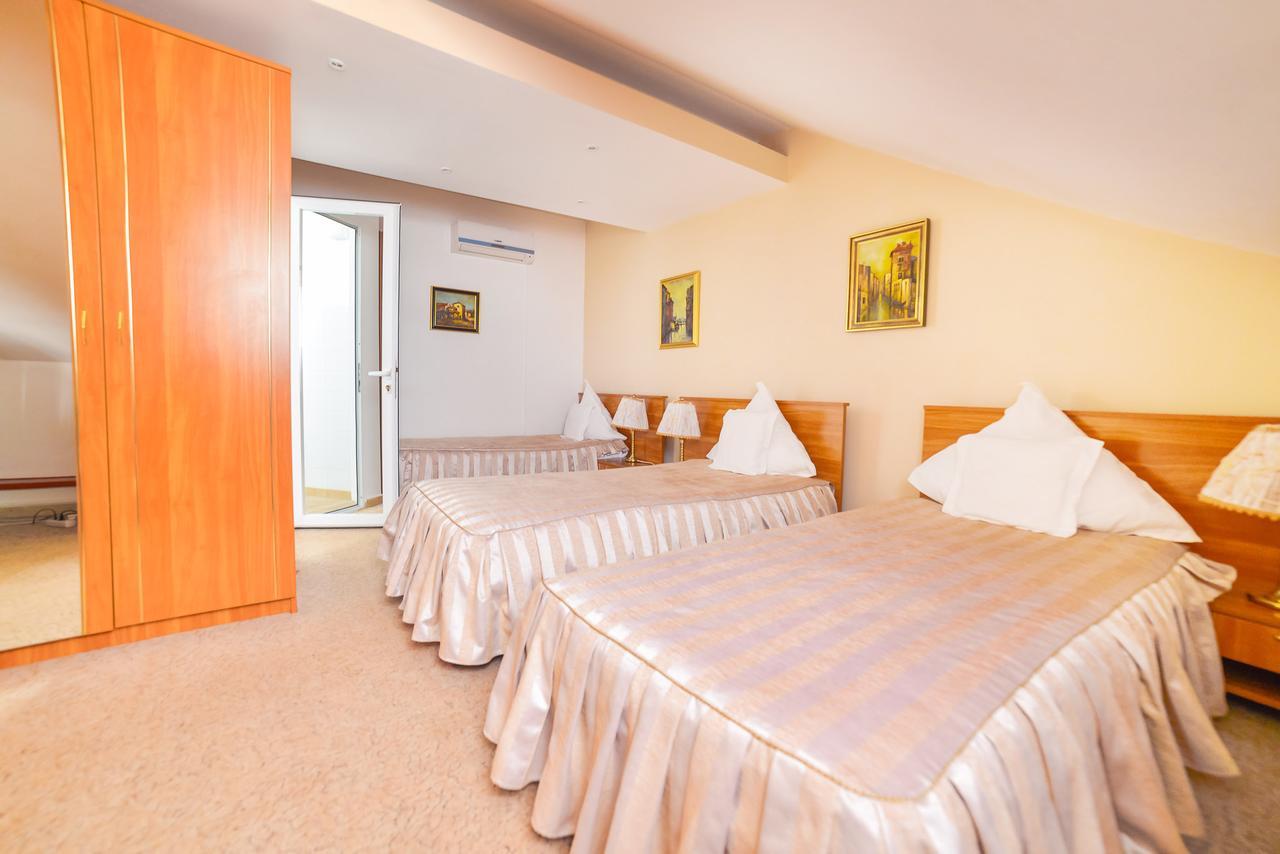 Hotel Roco Izvin Buitenkant foto