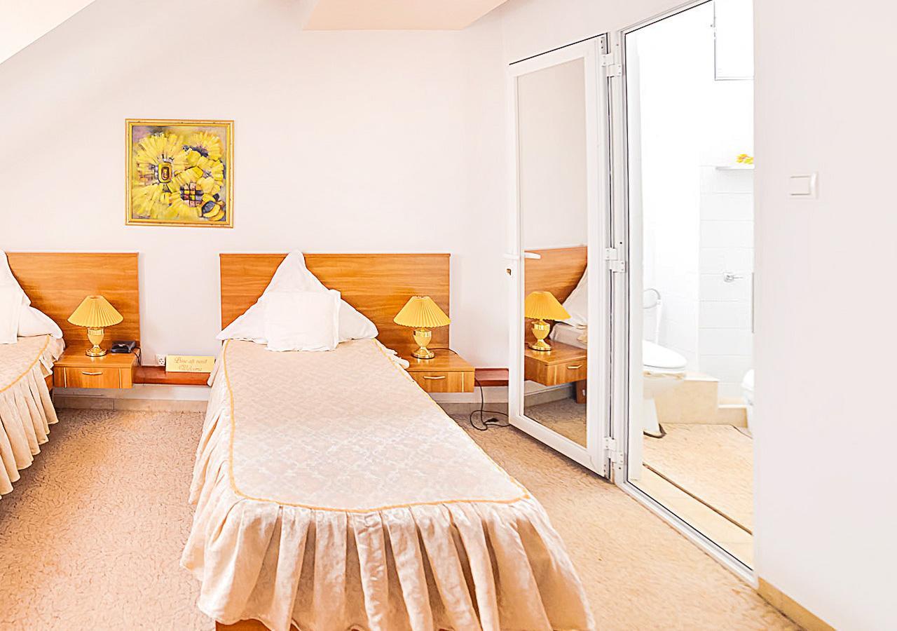 Hotel Roco Izvin Buitenkant foto