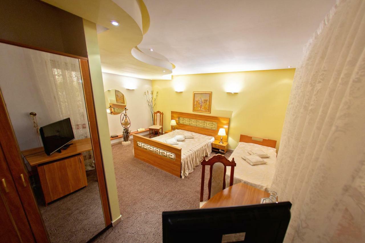 Hotel Roco Izvin Buitenkant foto