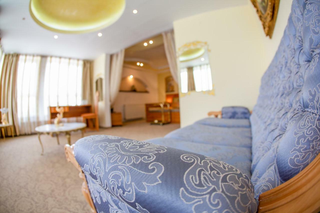 Hotel Roco Izvin Buitenkant foto