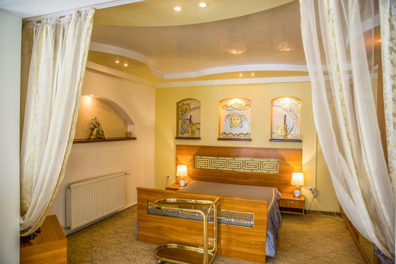 Hotel Roco Izvin Buitenkant foto