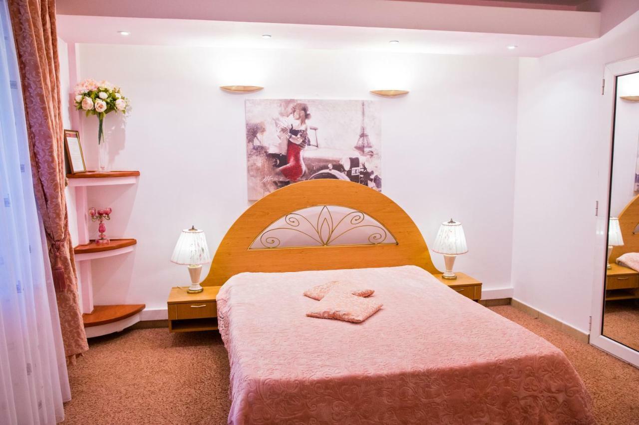 Hotel Roco Izvin Buitenkant foto