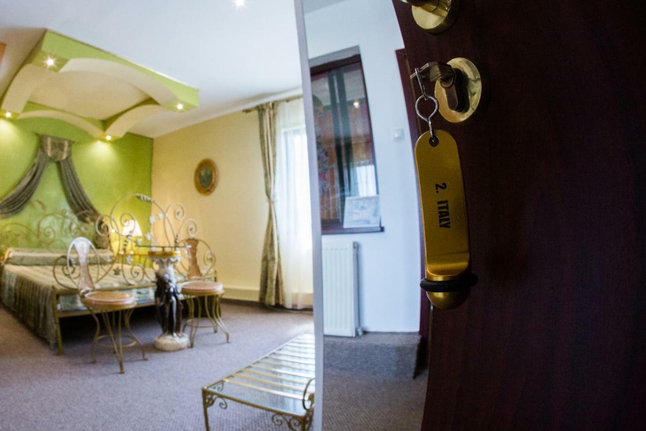 Hotel Roco Izvin Buitenkant foto