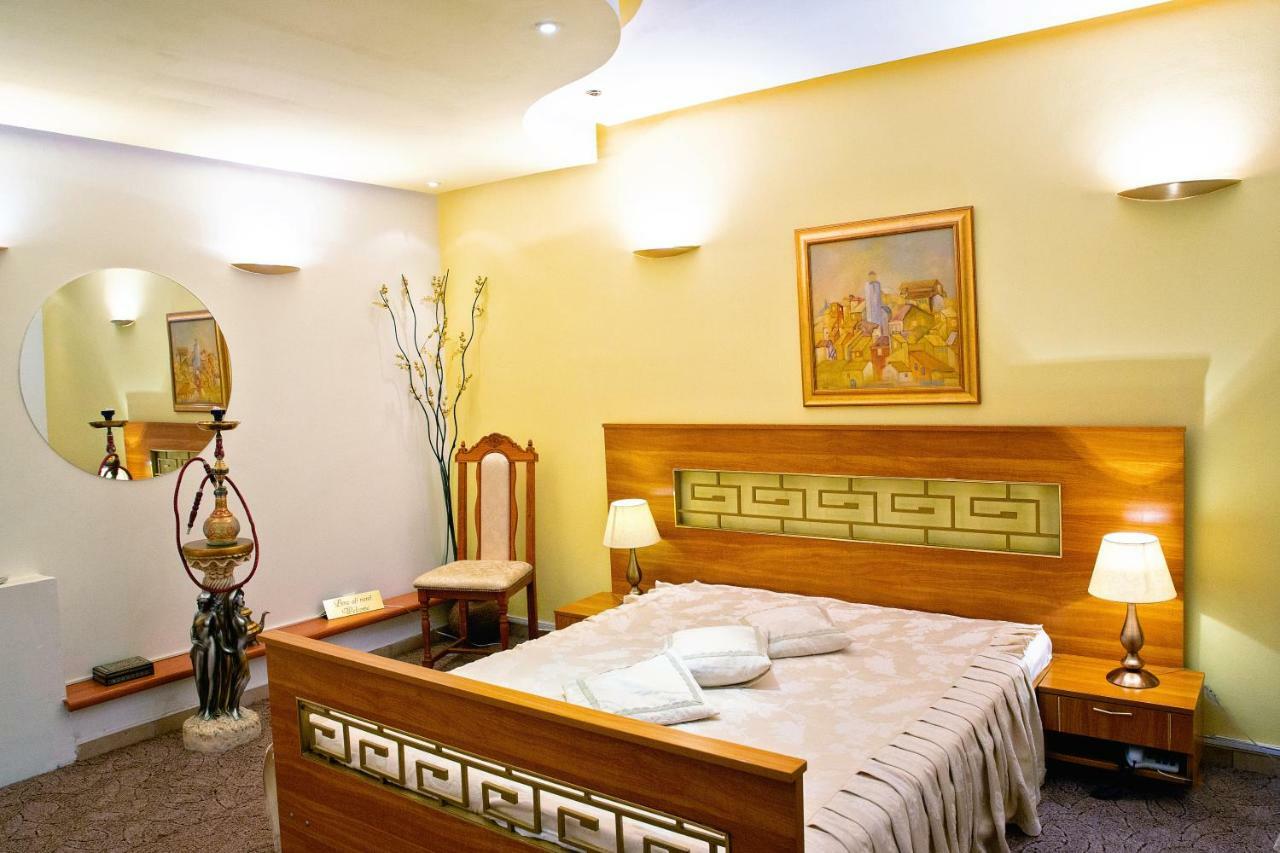 Hotel Roco Izvin Buitenkant foto